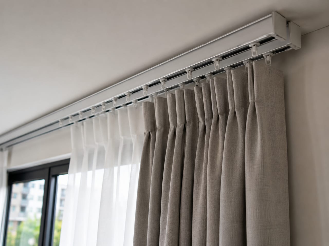 Curtain Track Installation in Riyadh